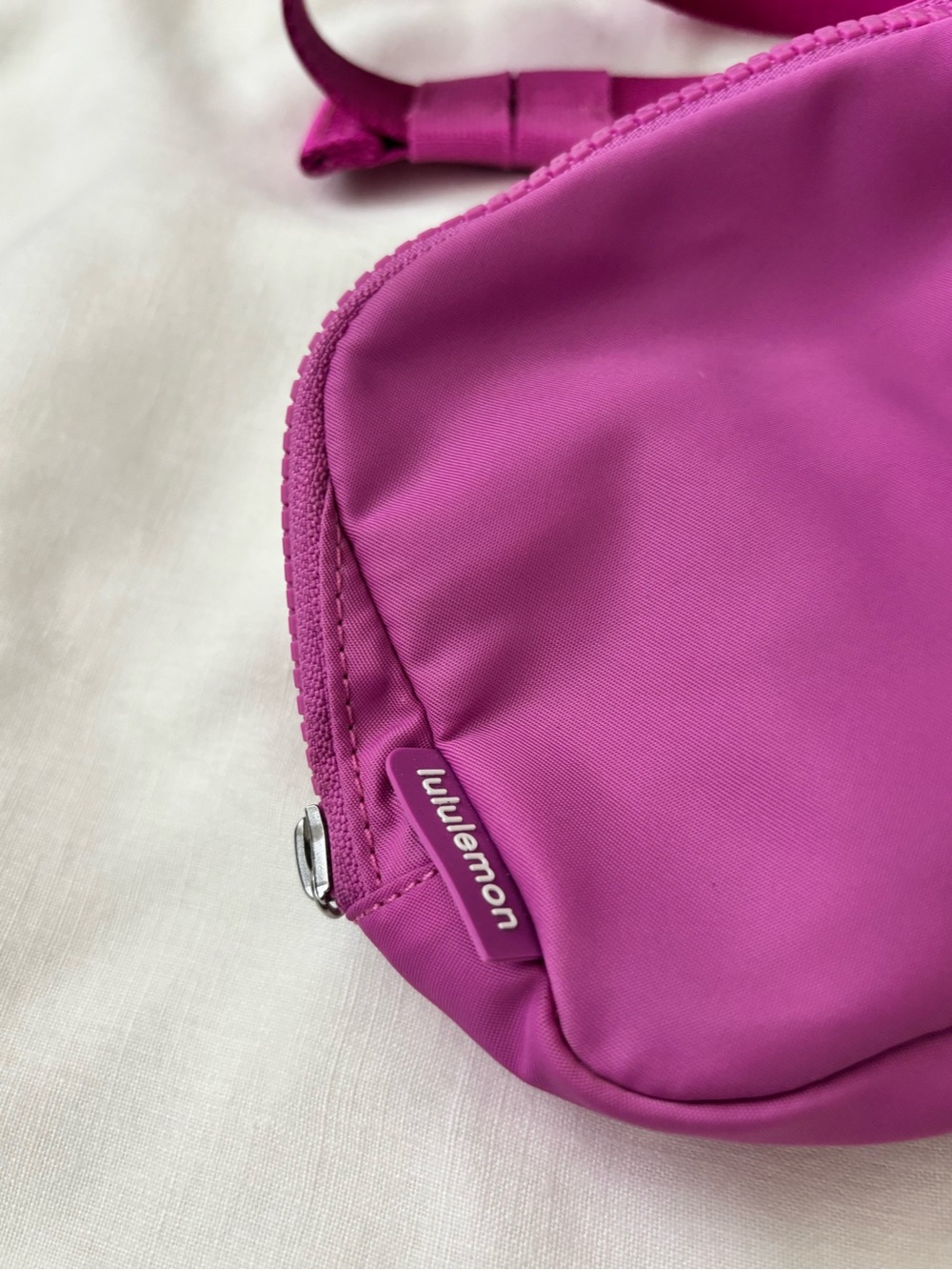 Lululemon Everywhere Belt Bag 1L Pink Crossbody Waist Bag - Picture 3 of 11